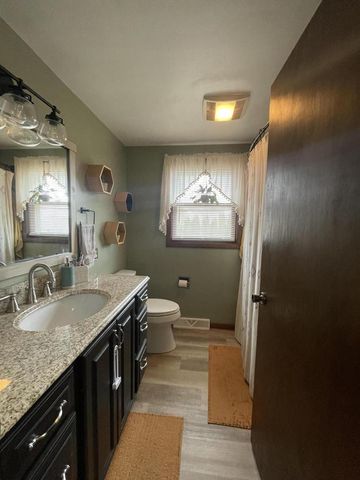 137 Chippewa DRIVE, Sheboygan Falls, WI 53085