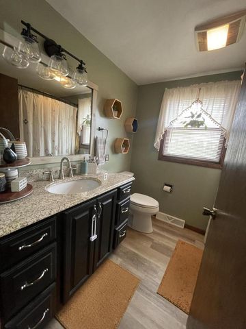 137 Chippewa DRIVE, Sheboygan Falls, WI 53085