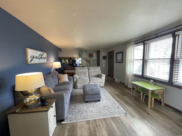 137 Chippewa DRIVE, Sheboygan Falls, WI 53085