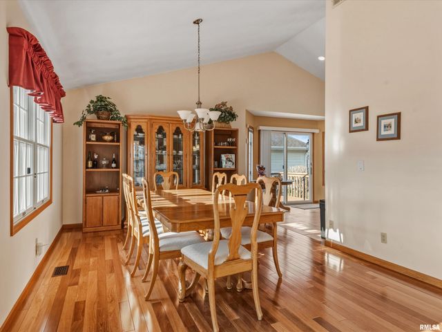 3804 GREENFIELD Drive, Springfield, IL 62704