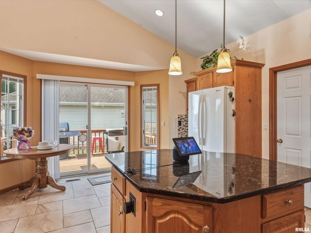 3804 GREENFIELD Drive, Springfield, IL 62704