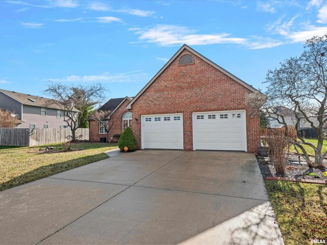 3804 GREENFIELD Drive, Springfield, IL 62704