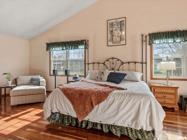 3804 GREENFIELD Drive, Springfield, IL 62704