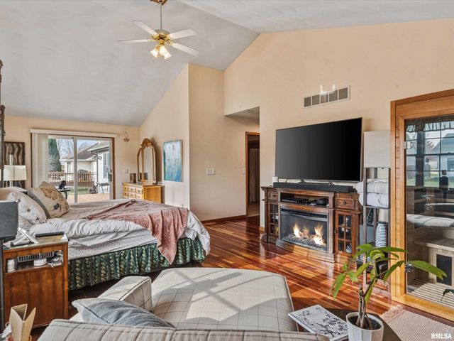 3804 GREENFIELD Drive, Springfield, IL 62704