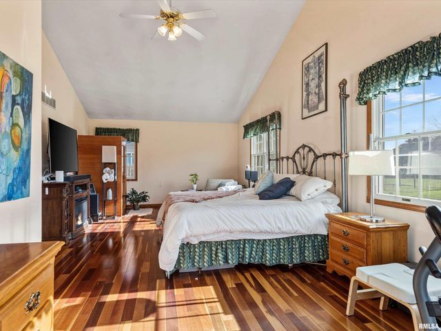 3804 GREENFIELD Drive, Springfield, IL 62704