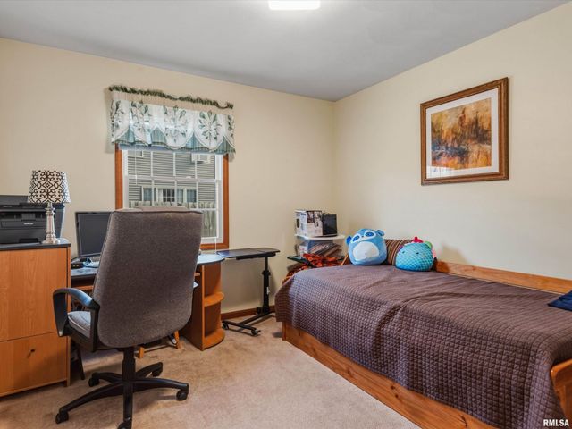 3804 GREENFIELD Drive, Springfield, IL 62704