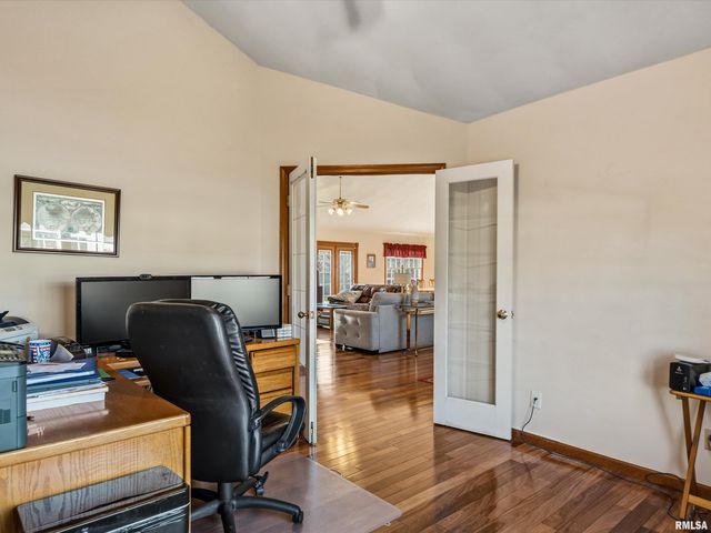 3804 GREENFIELD Drive, Springfield, IL 62704