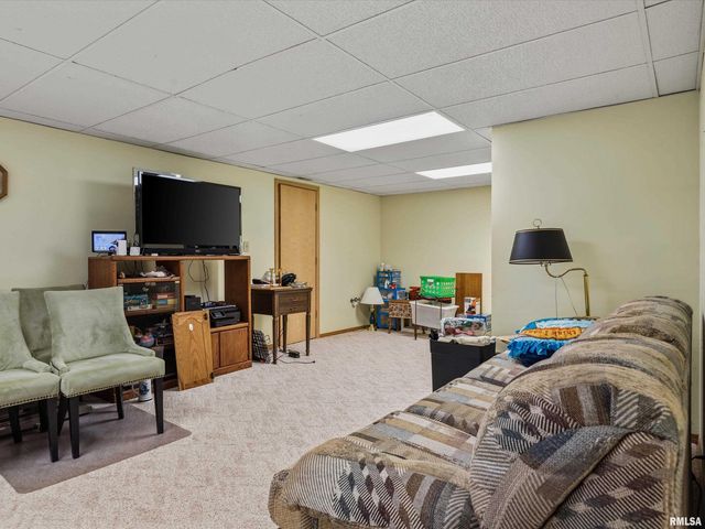 3804 GREENFIELD Drive, Springfield, IL 62704