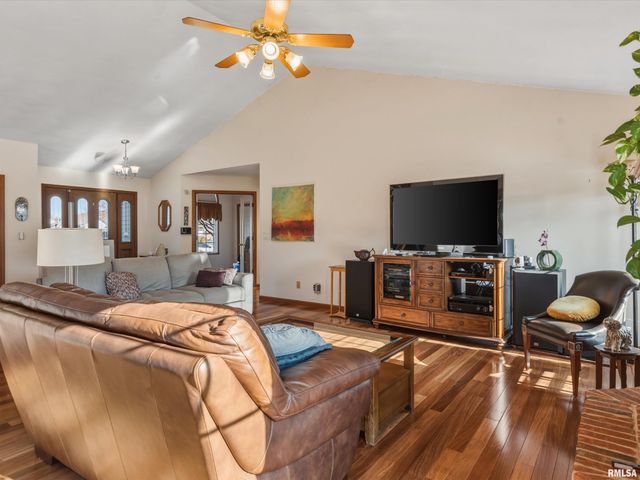 3804 GREENFIELD Drive, Springfield, IL 62704