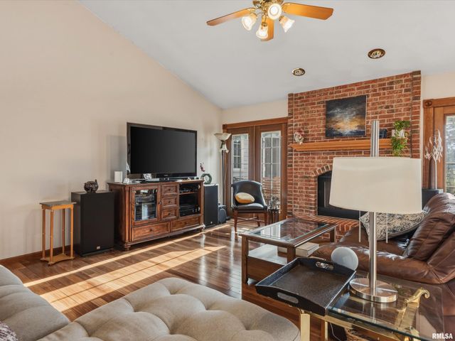 3804 GREENFIELD Drive, Springfield, IL 62704