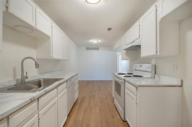 3723 Hulen Park Circle, Fort Worth, TX 76123