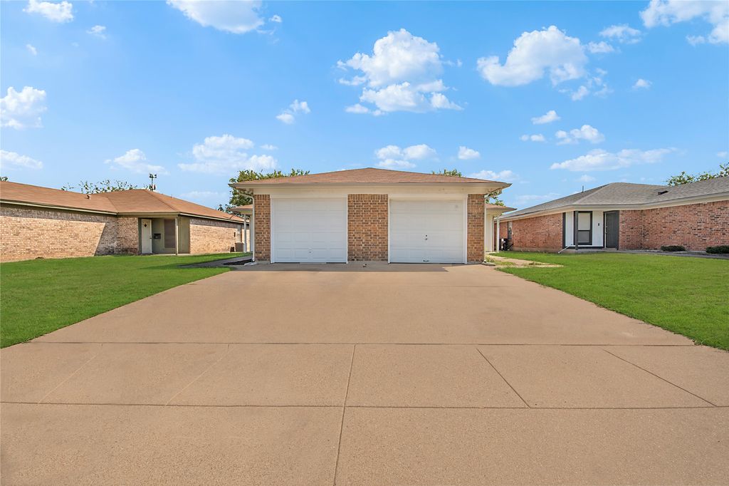 3723 Hulen Park Circle, Fort Worth, TX 76123