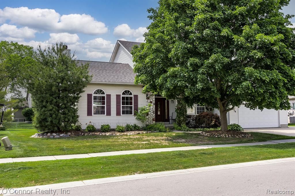 474 Colorado Avenue, Marysville, MI 48040