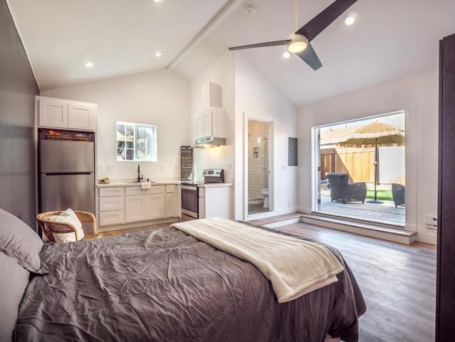 16 Eastern Drive, Watsonville, CA 95076