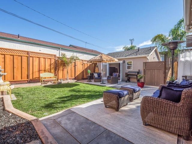 16 Eastern Drive, Watsonville, CA 95076