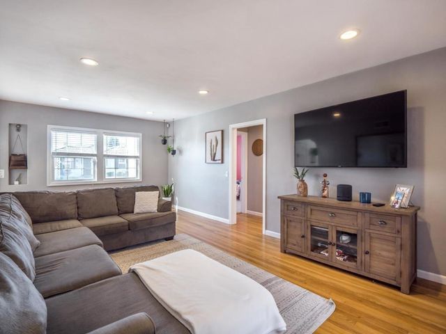 16 Eastern Drive, Watsonville, CA 95076