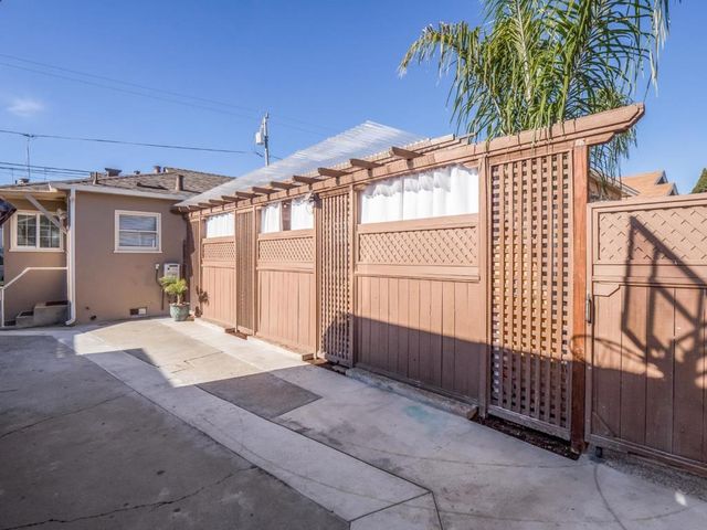 16 Eastern Drive, Watsonville, CA 95076