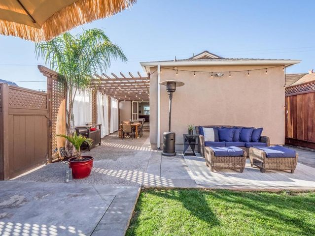 16 Eastern Drive, Watsonville, CA 95076