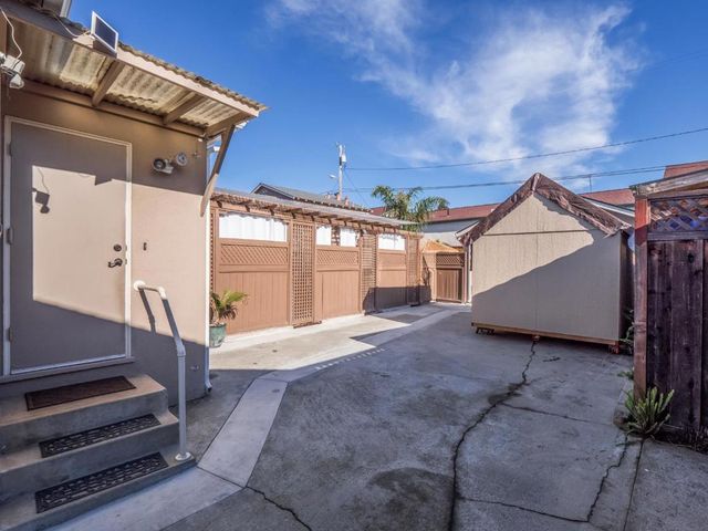 16 Eastern Drive, Watsonville, CA 95076