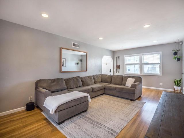 16 Eastern Drive, Watsonville, CA 95076