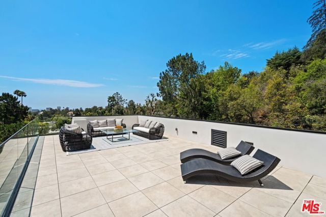 1200 Angelo Drive, Beverly Hills, CA 90210