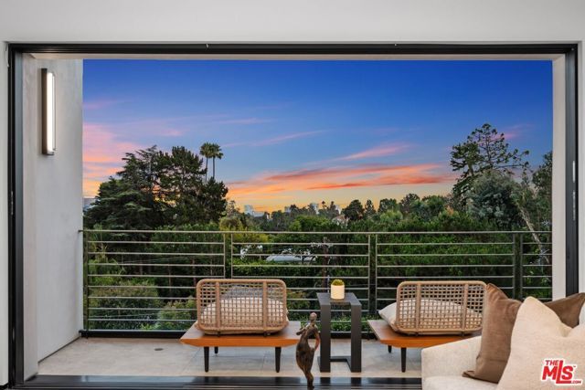 1200 Angelo Drive, Beverly Hills, CA 90210