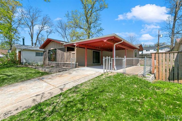 10421 Fourwinds Court, St Louis, MO 63114