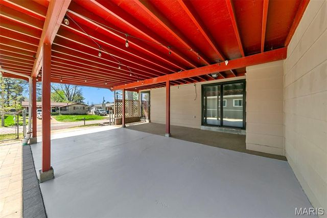 10421 Fourwinds Court, St Louis, MO 63114