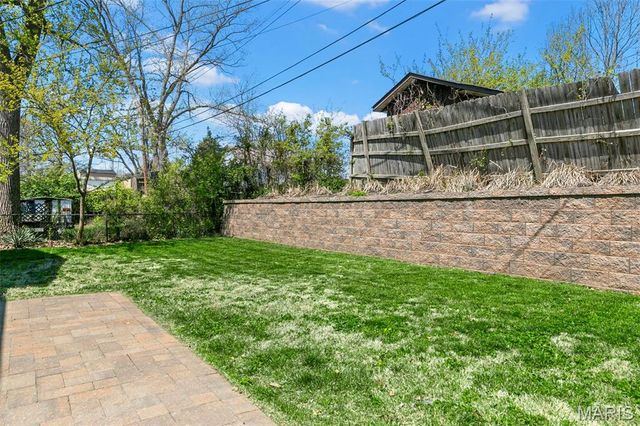 10421 Fourwinds Court, St Louis, MO 63114