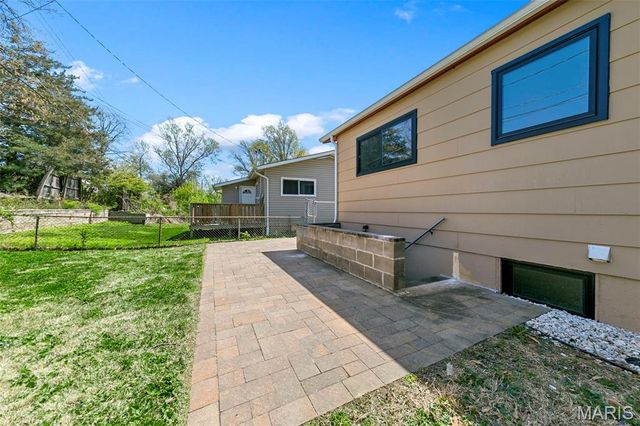 10421 Fourwinds Court, St Louis, MO 63114