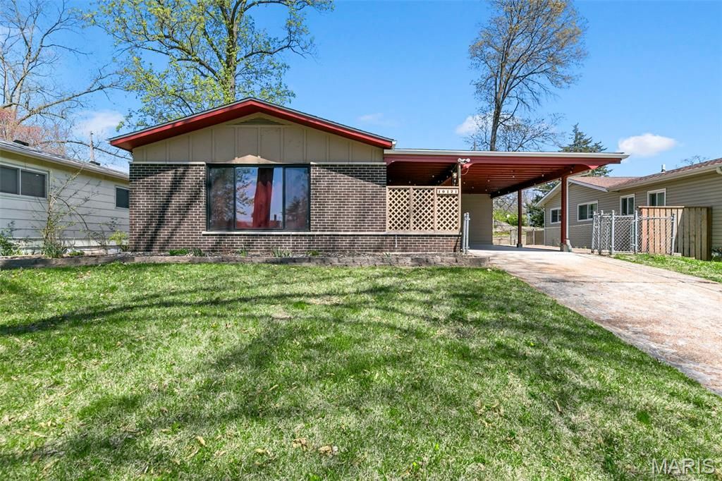 10421 Fourwinds Court, St Louis, MO 63114