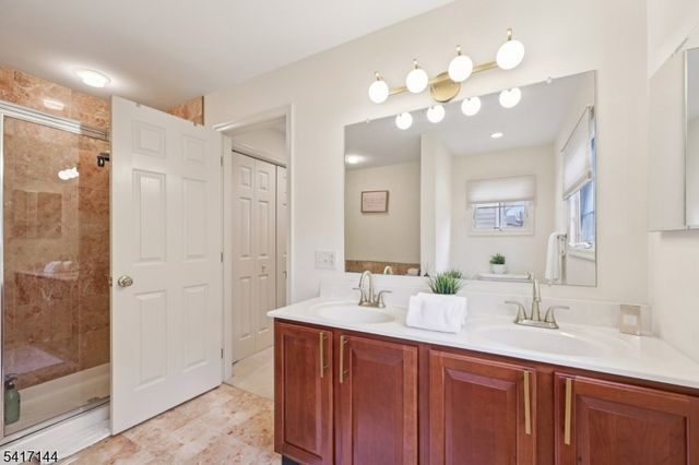 91 Roseland Ave, Caldwell Boro Twp., NJ 07006