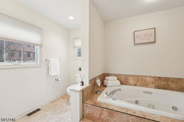 91 Roseland Ave, Caldwell Boro Twp., NJ 07006