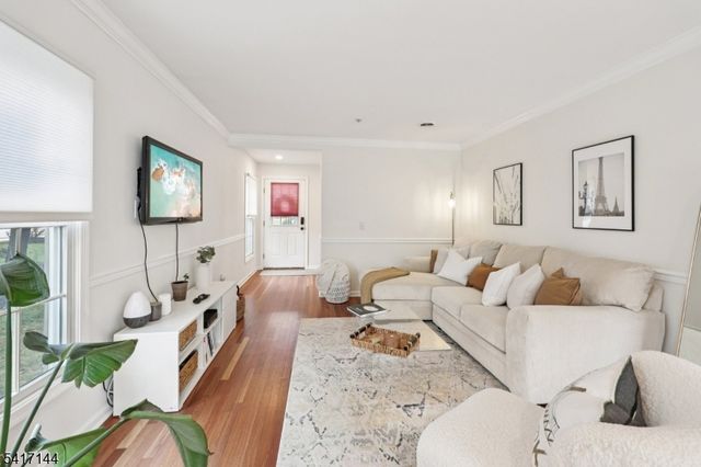 91 Roseland Ave, Caldwell Boro Twp., NJ 07006