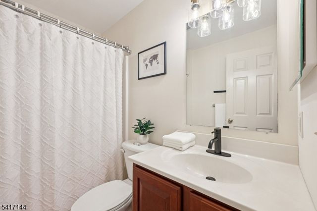 91 Roseland Ave, Caldwell Boro Twp., NJ 07006