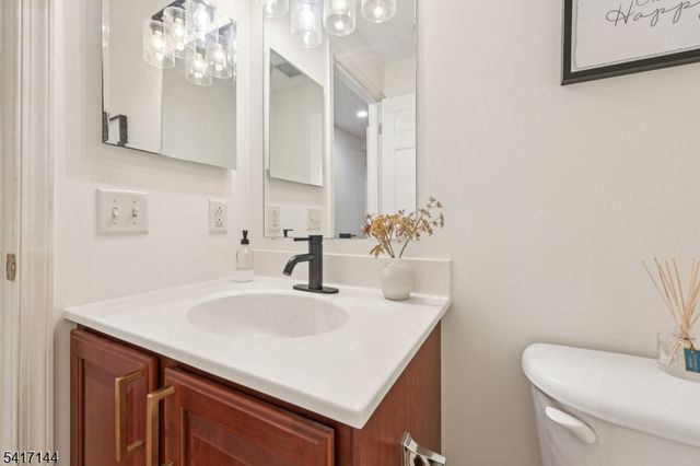 91 Roseland Ave, Caldwell Boro Twp., NJ 07006