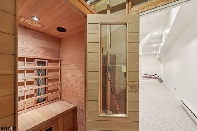 91 Roseland Ave, Caldwell Boro Twp., NJ 07006