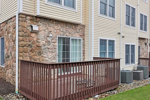 91 Roseland Ave, Caldwell Boro Twp., NJ 07006