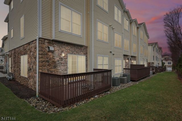 91 Roseland Ave, Caldwell Boro Twp., NJ 07006