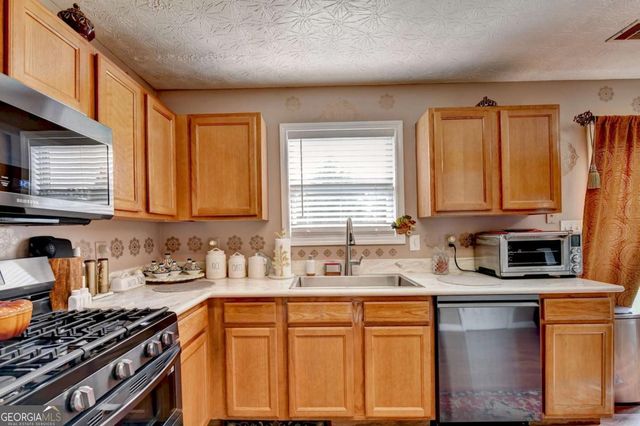 4654 Pine Isle Way, Buford, GA 30518