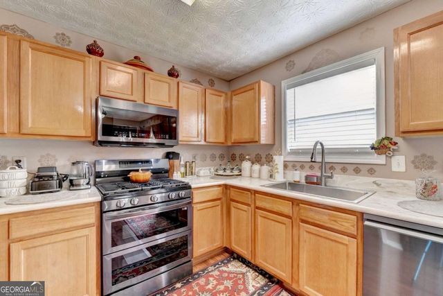 4654 Pine Isle Way, Buford, GA 30518