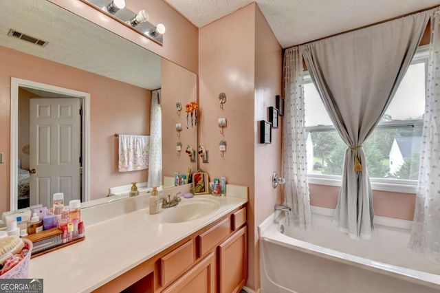 4654 Pine Isle Way, Buford, GA 30518
