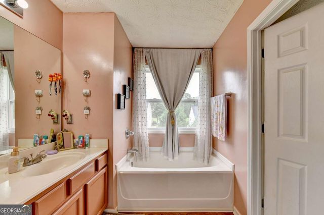 4654 Pine Isle Way, Buford, GA 30518
