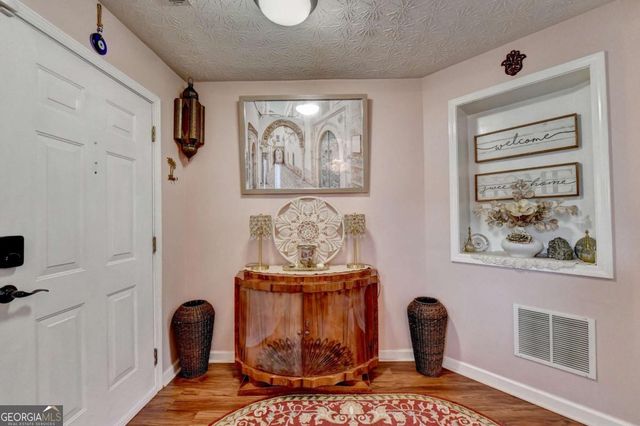 4654 Pine Isle Way, Buford, GA 30518
