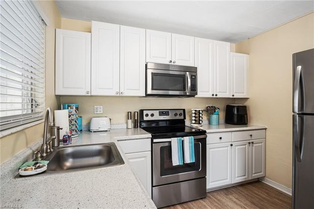 1097 Sperling AVE, Naples, FL 34103