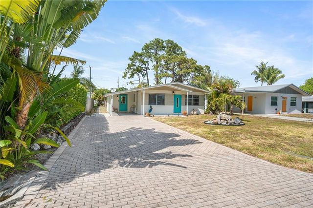 1097 Sperling AVE, Naples, FL 34103