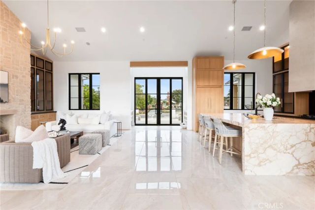 3100 Garretson Avenue, Corona, CA 92881