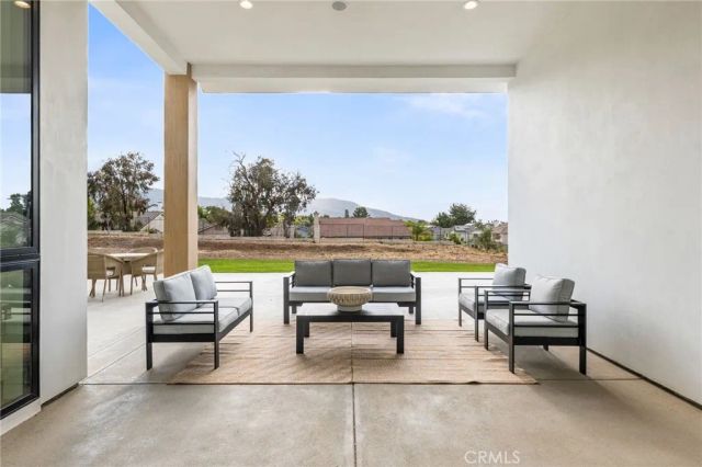3100 Garretson Avenue, Corona, CA 92881