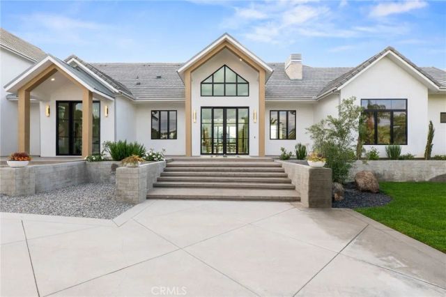 3100 Garretson Avenue, Corona, CA 92881