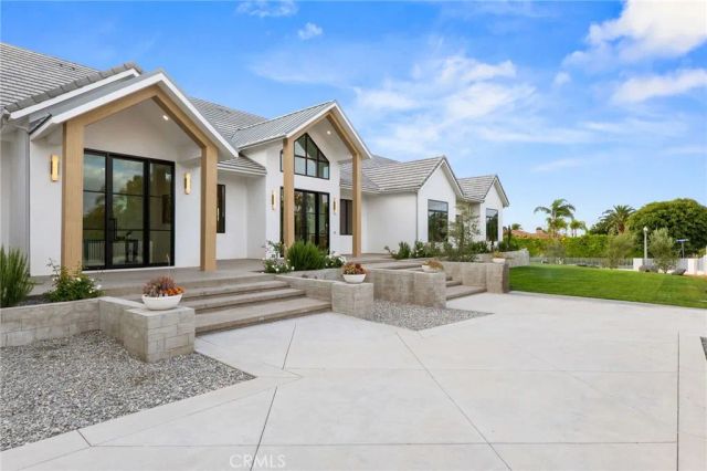 3100 Garretson Avenue, Corona, CA 92881